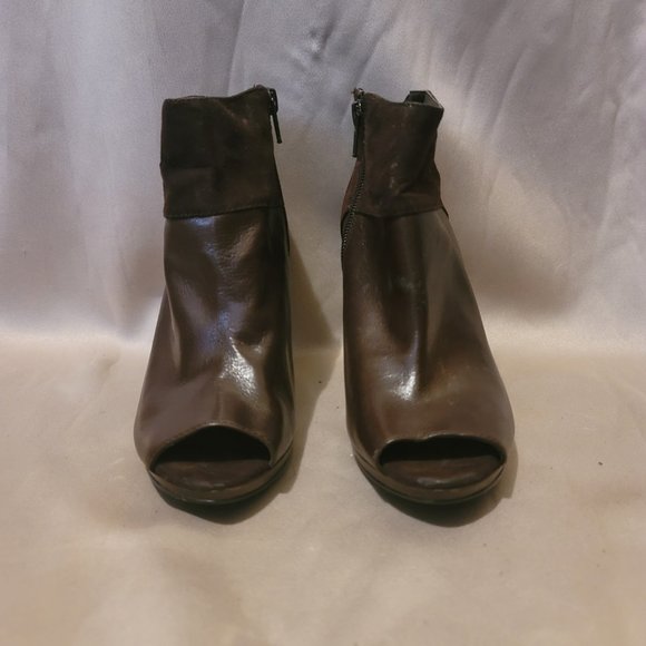 Nine West Ankle Bootie Size 6 - Picture 8 of 8